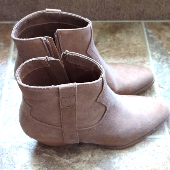 Dolce Vita Tan Ankle Boots - Picture 4 of 6